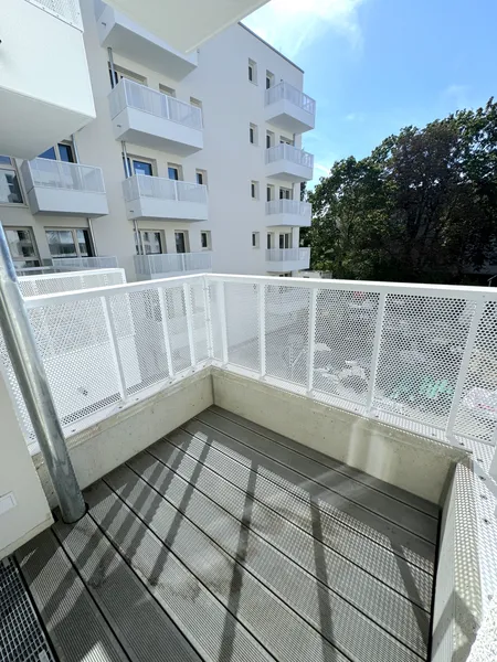 Möbliertes modernes Studio-Apartment mit Süd-Balkon und EBK! — photo 1
